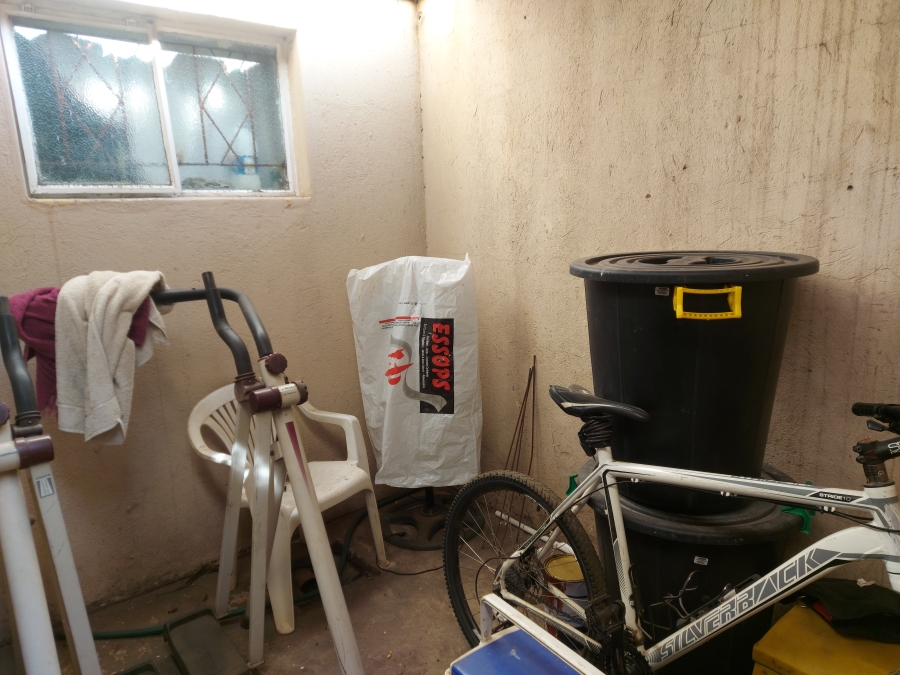 1 Bedroom Property for Sale in Rustenburg Central North West
